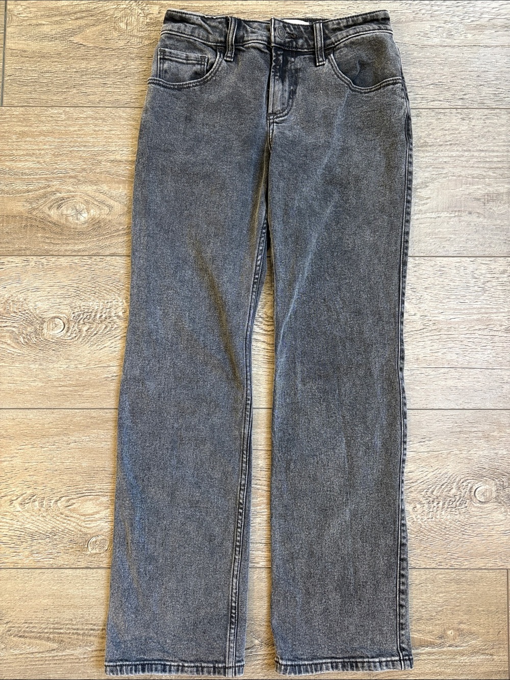 Hollister Low-rise Relaxed Straight Leg Jeans in Washed Black w Bump it Up Lift